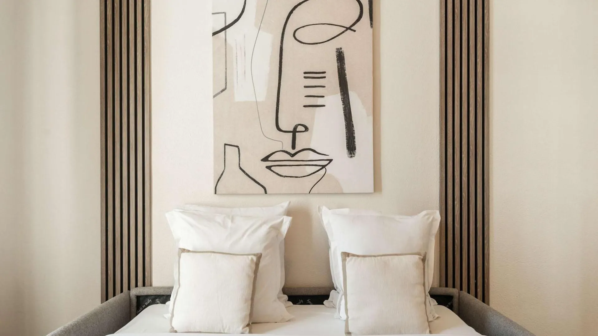 New Heaven near Louvre Museum Apartment Paris