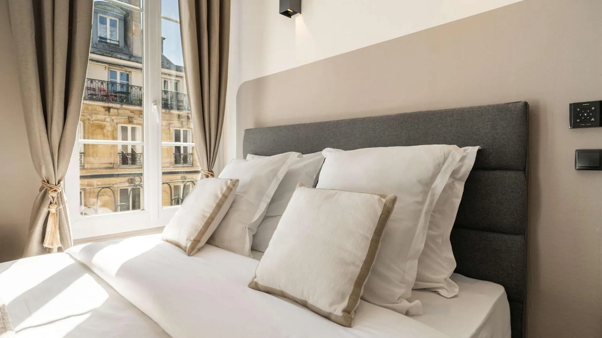 New Heaven near Louvre Museum Apartment Paris