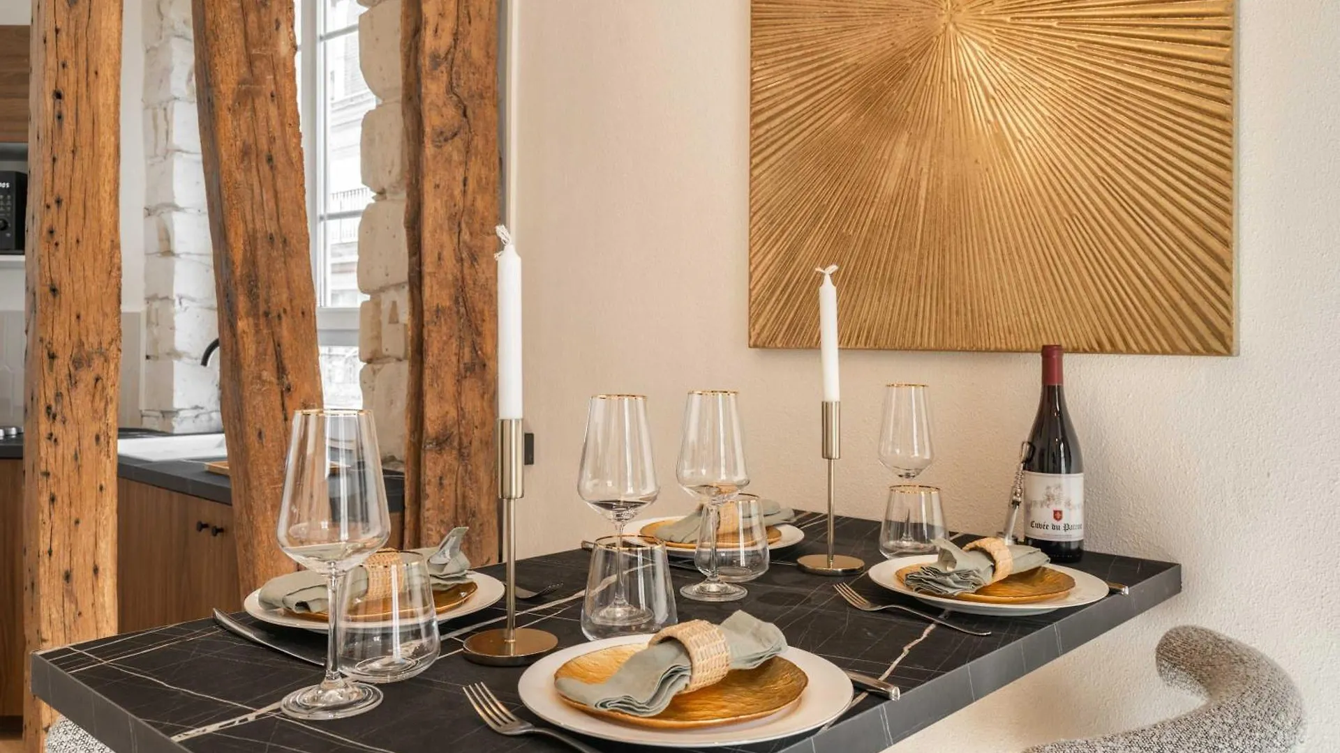 New Heaven near Louvre Museum Apartment Paris France