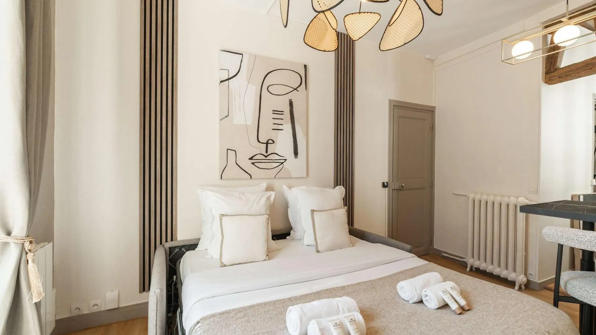 New Heaven near Louvre Museum Apartment Paris