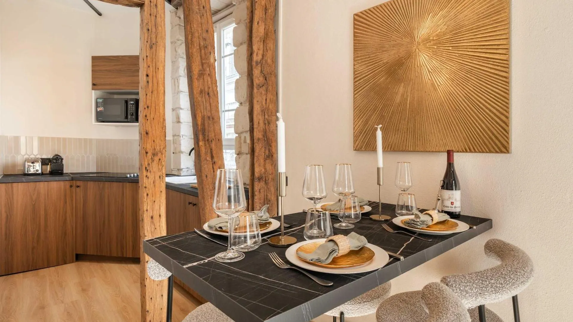 New Heaven near Louvre Museum Apartment Paris France