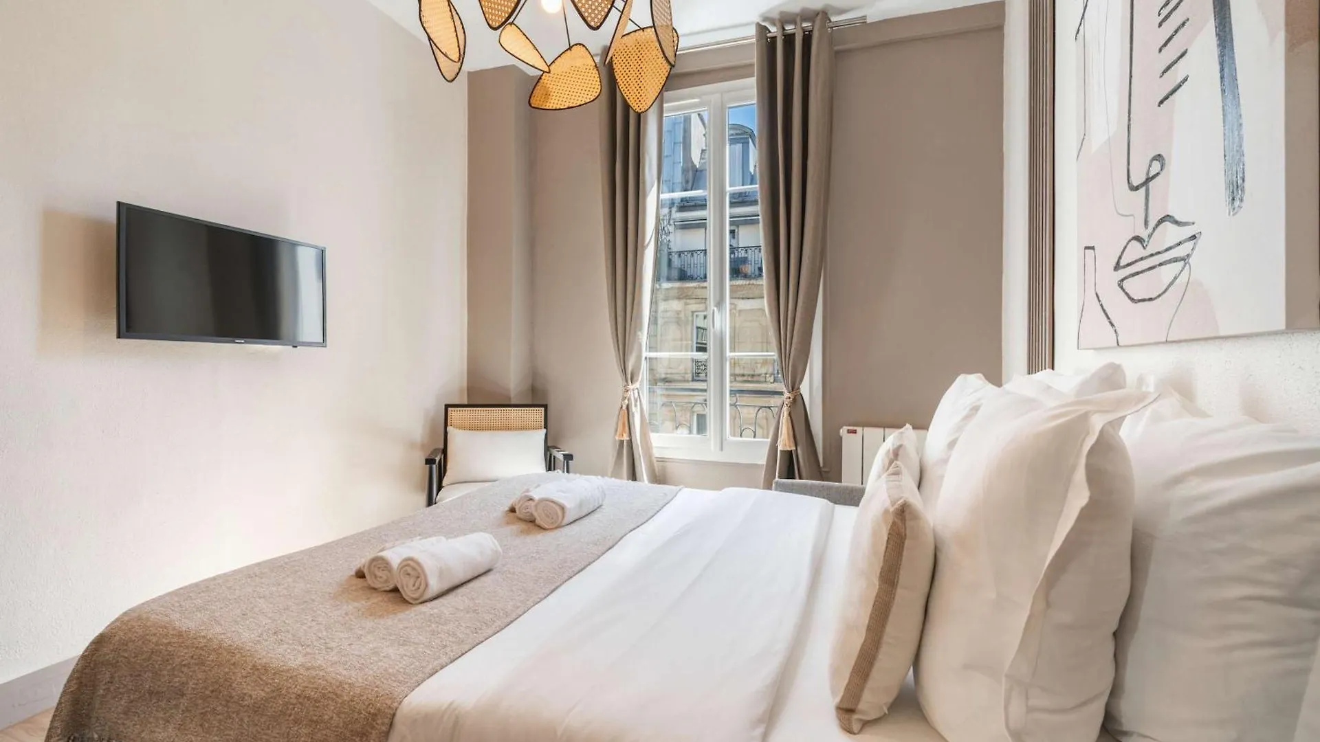 New Heaven near Louvre Museum Apartment Paris